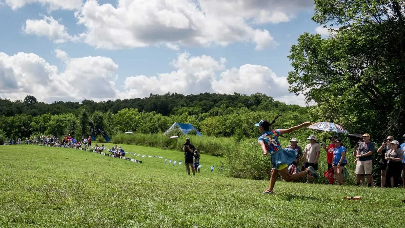 Ohn Scoggins - The Best Female Disc Golfer of 2025 throws a drive